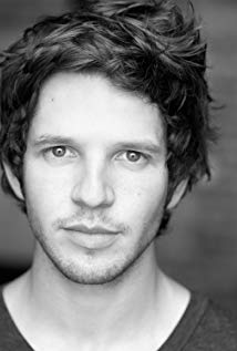 How tall is Damien Molony?